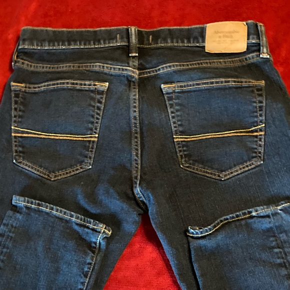 Abercrombie and Fitch men’s blue jeans in size 34 32. they are skinny jeans. - Picture 4 of 7
